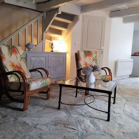 Holiday home Ty Plouz Rospico